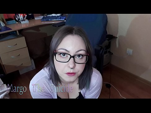 ❤️ Nwatakịrị nwanyị sexy nwere ugegbe na-eme Dildo nke ukwuu na igwefoto na anyi ☑