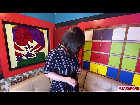 ❤️ Cutie Japanese nwere nnukwu nnụnnụ tit na-eji ihe ụmụaka egwuri egwu na-enwe mmekọahụ na-emetọ onwe ya ma nwee orgasm. Ọ na-ekwu na N'ajụjụ ọnụ banyere ya iberibe ahụmahụ. Nnukwu nnụnnụ tit na ọtụ ntutu na-asụ ude nke ukwuu. Osakaporn na anyi ☑